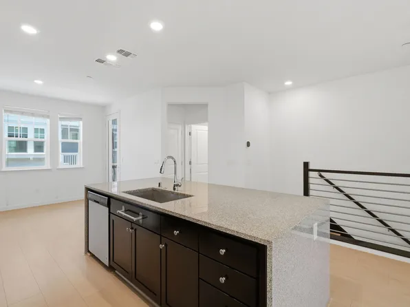 123 Orbit Way, Mountain View, CA 94043