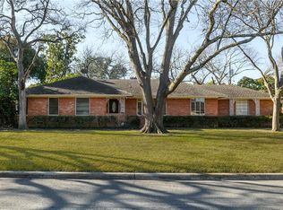 5926 Royal Crest Dr, Dallas, TX 75230