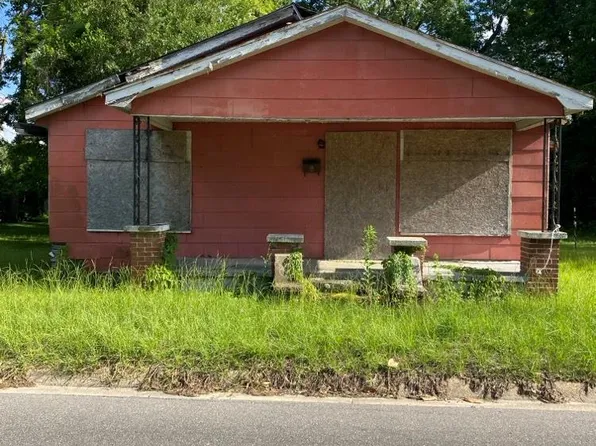 1268 E Burdeshaw St, Dothan, AL 36303