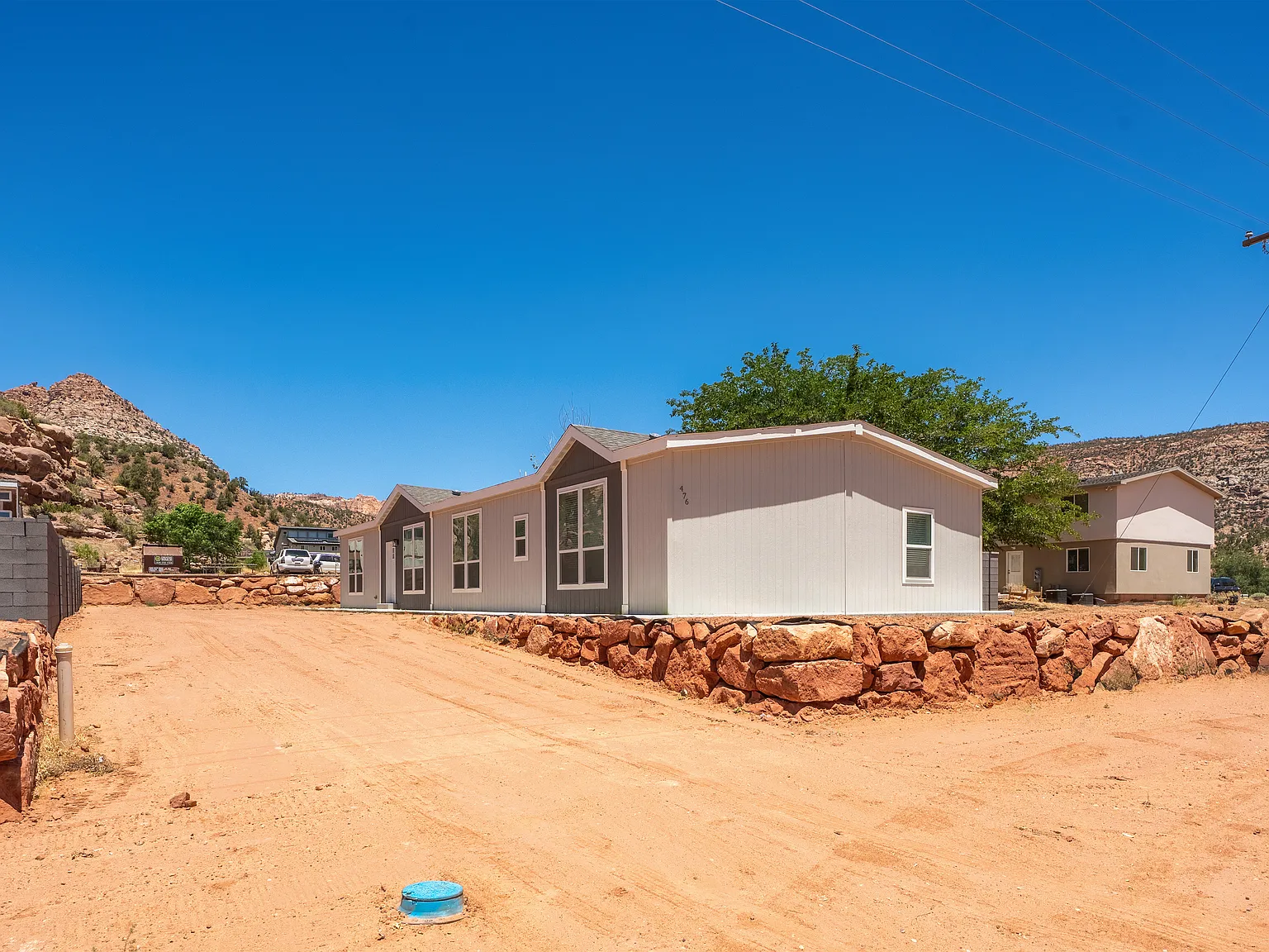 4 bed, 2280 sqft, $2,200 — Photo 2