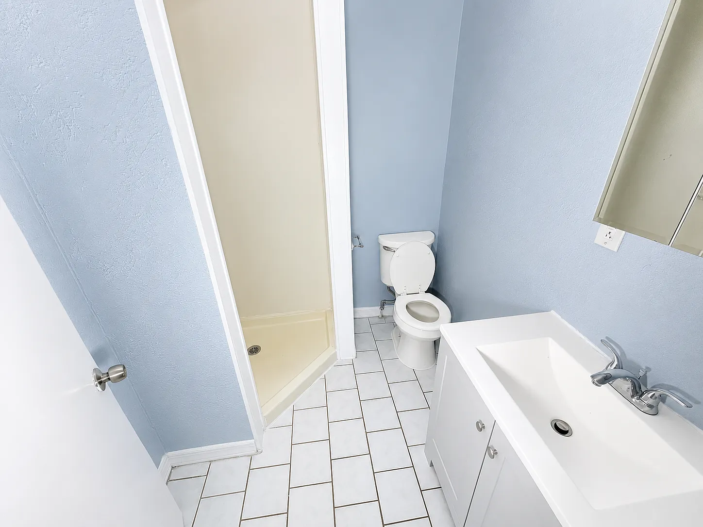 3 bed, 1200 sqft, $2,095 — Photo 3