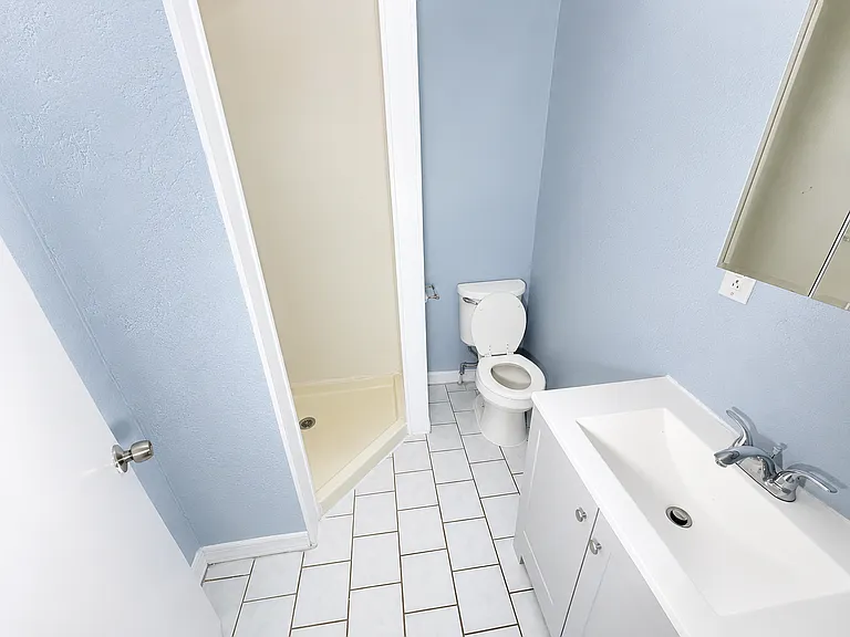 413 Jelliff Ave #2L — Photo 3