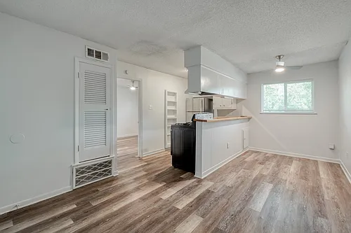 5210 Joe Sayers Ave Photo 1