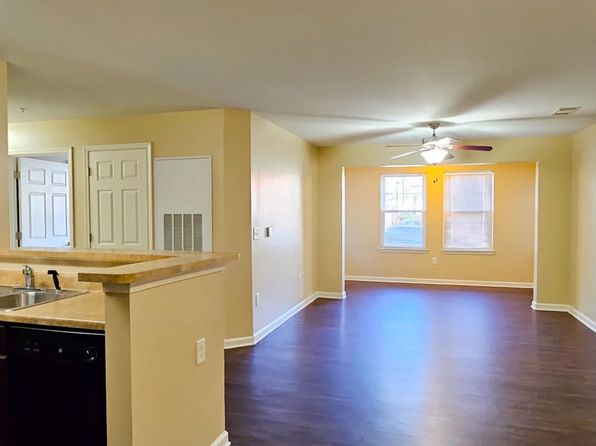 3104 Augusta St APT 207