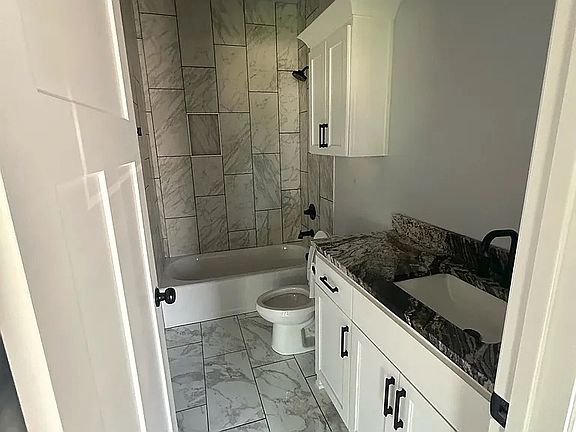 5th image of 716 N 10th St