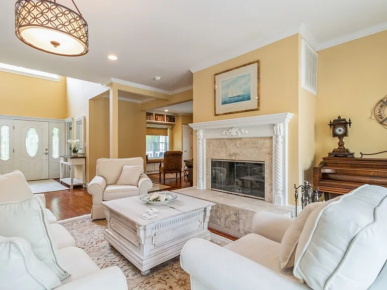 529 Montauk Hwy — Photo 8