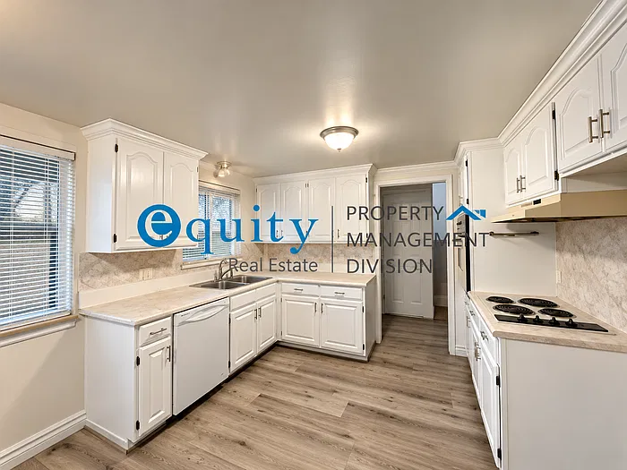 3 bed, 1.5 bath, 1608 sqft, $1,495 — Photo 4