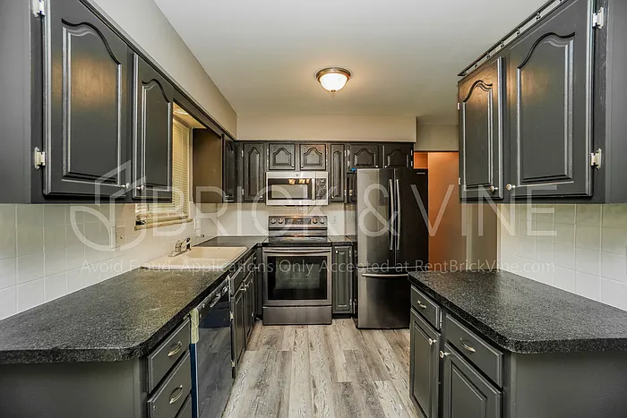 3819 Shamrock Dr photo 1