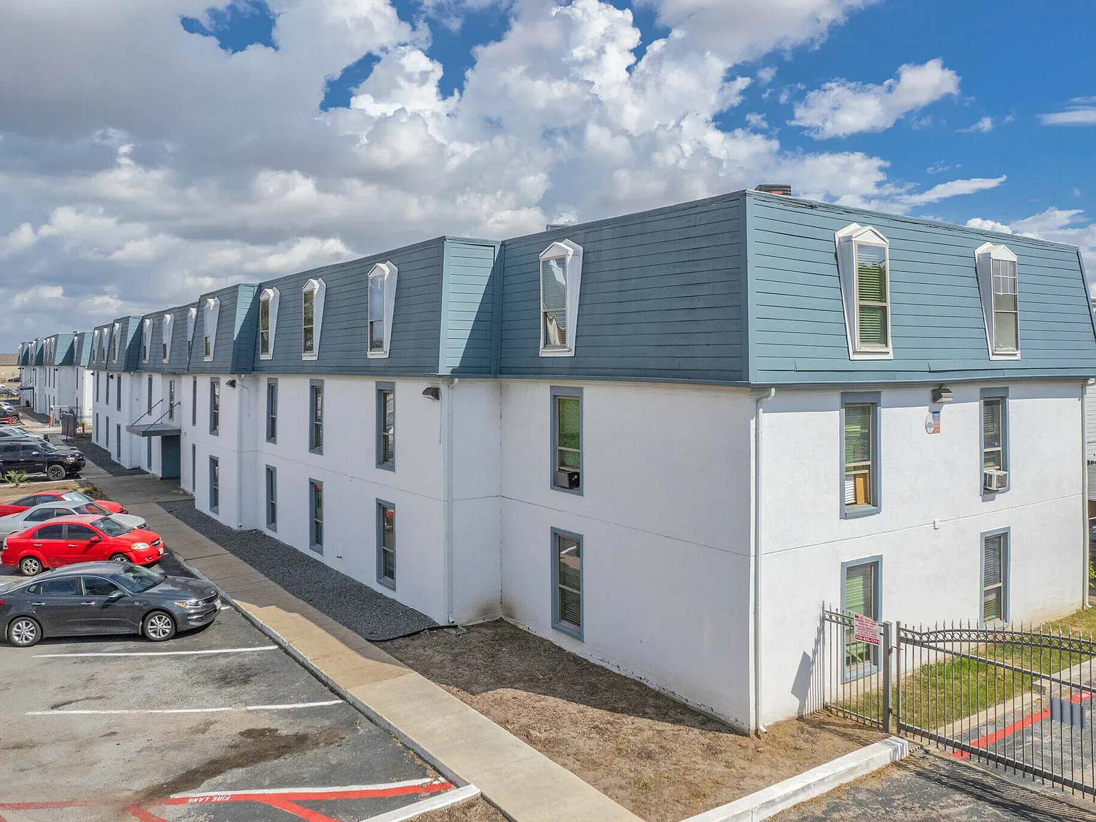 Raintree Apartment Homes — Photo 2
