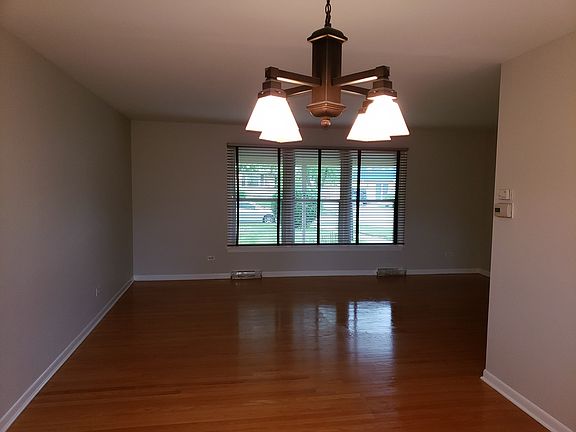 3rd image of 17125 Kenwood Ave