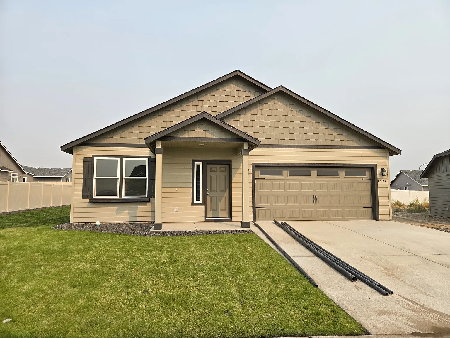 3 bed, 1574 sqft, $2,200 — Photo 1