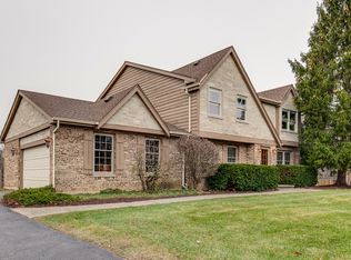 7 Middlebury Ln, Lincolnshire, IL