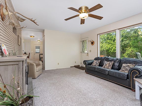 5th image of 4570 Howley Ct