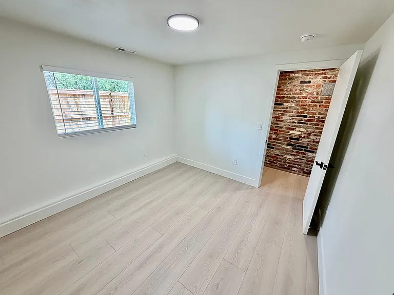 7407 SW 36th Ave — Photo 43