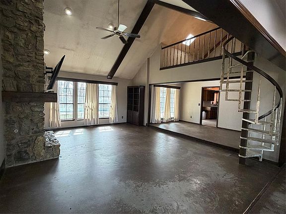 3rd image of 47 Serenada Ln