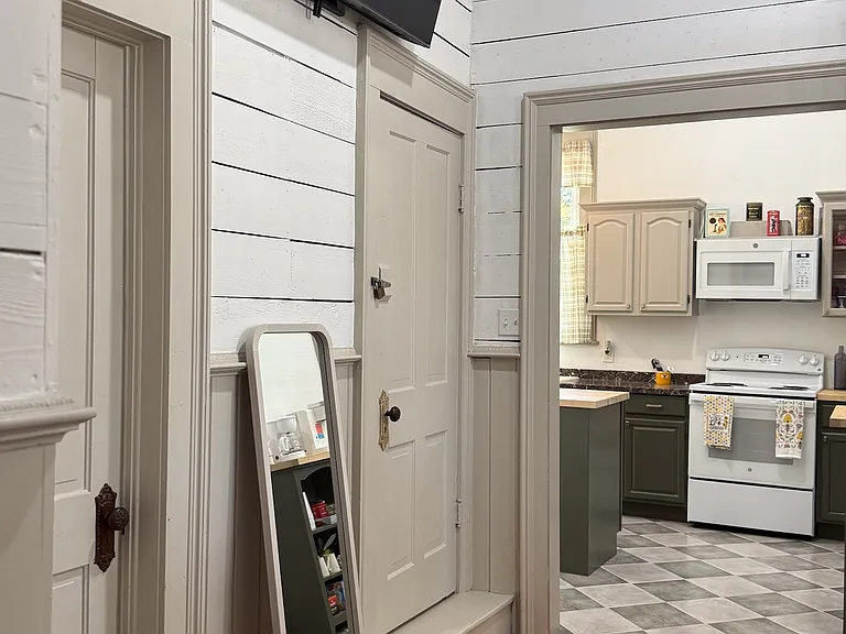 1500 Fleming Dr — Photo 16