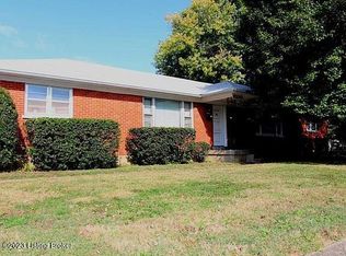 3100 Altus Dr, Louisville, KY 40216