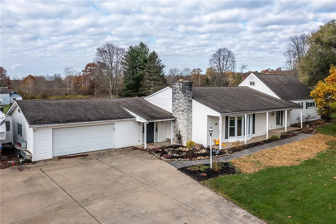 445 Mercer Rd photo 1