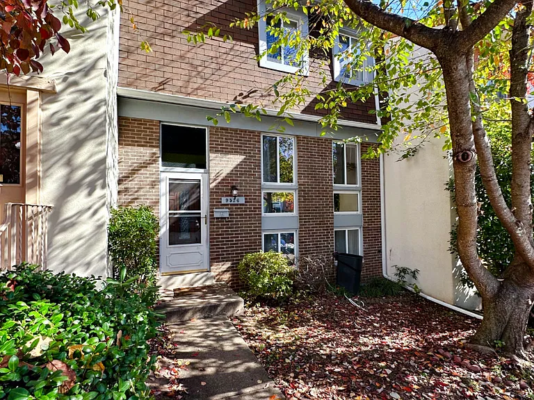 9526 Miranda Ct — Photo 1