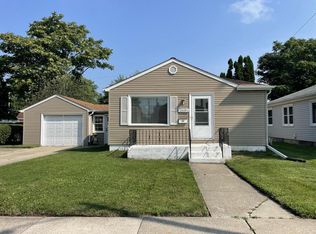 2412 Dwight St, Racine, WI 53403