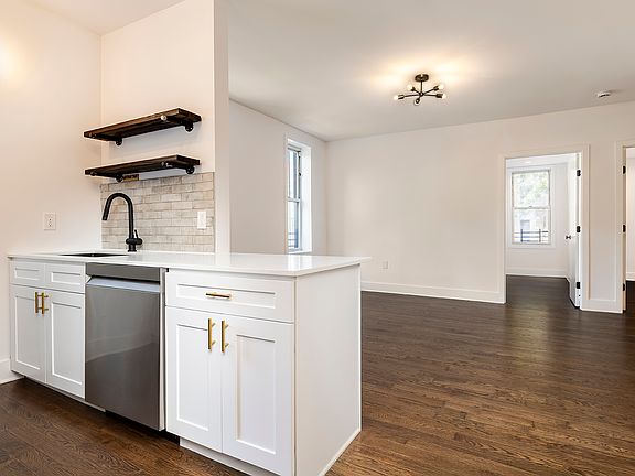 5th image of 5330 Skillman Ave #2L