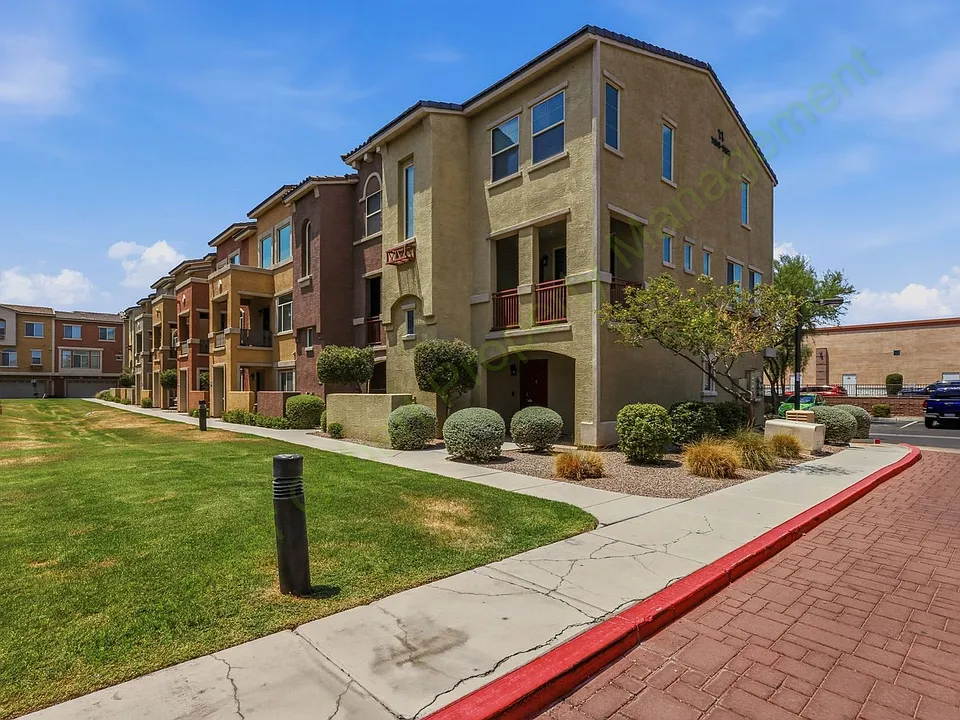 240 W Juniper Ave #1150