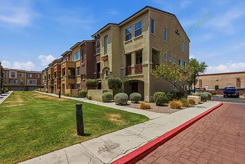240 W Juniper Ave Photo 1