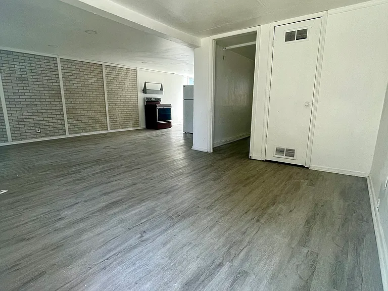 1210 SW 23rd St #1 — Photo 3