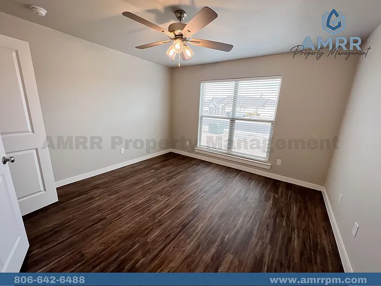 2030 Kenwood Ave — Photo 27