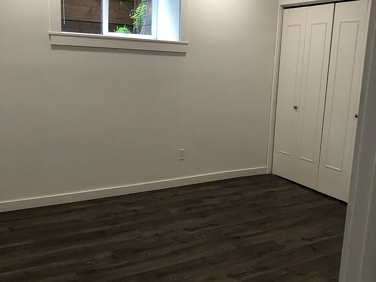 one bedroom, can easily fit a queen size bed, good storage