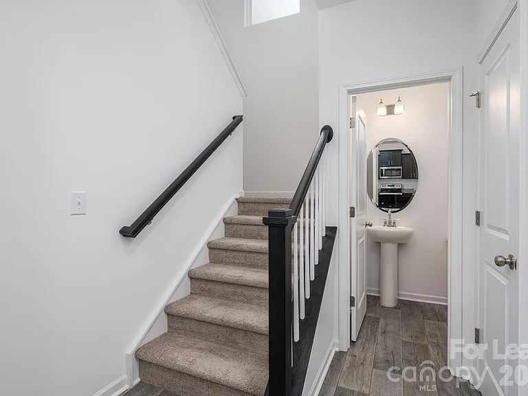 1004 Davis Hills Dr — Photo 7