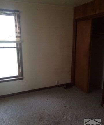 3rd image of 419 Sherman Ave