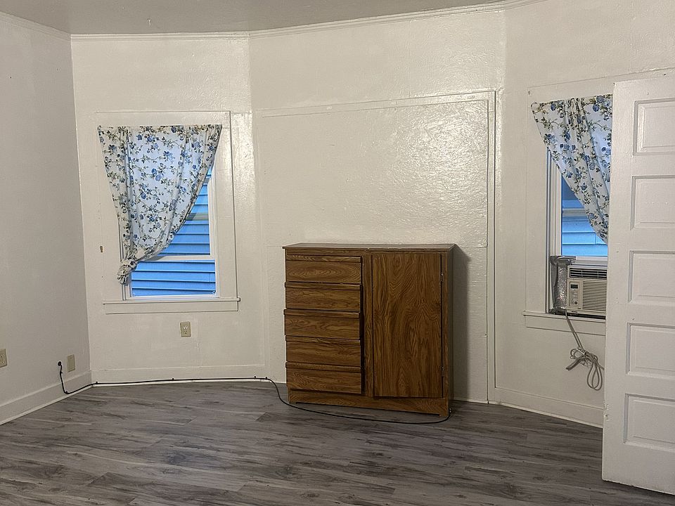1st image of 1420 T St APT 4