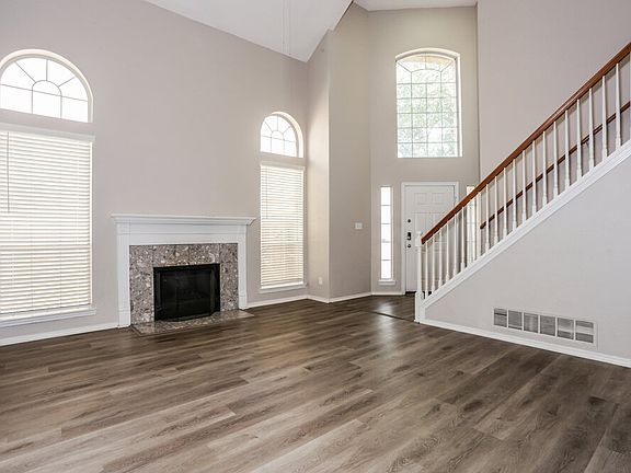 5th image of 922 Golden Grove Dr