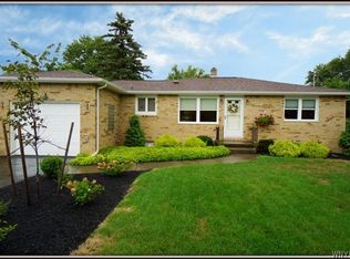 4971 Meadowbrook Rd, Williamsville, NY 14221