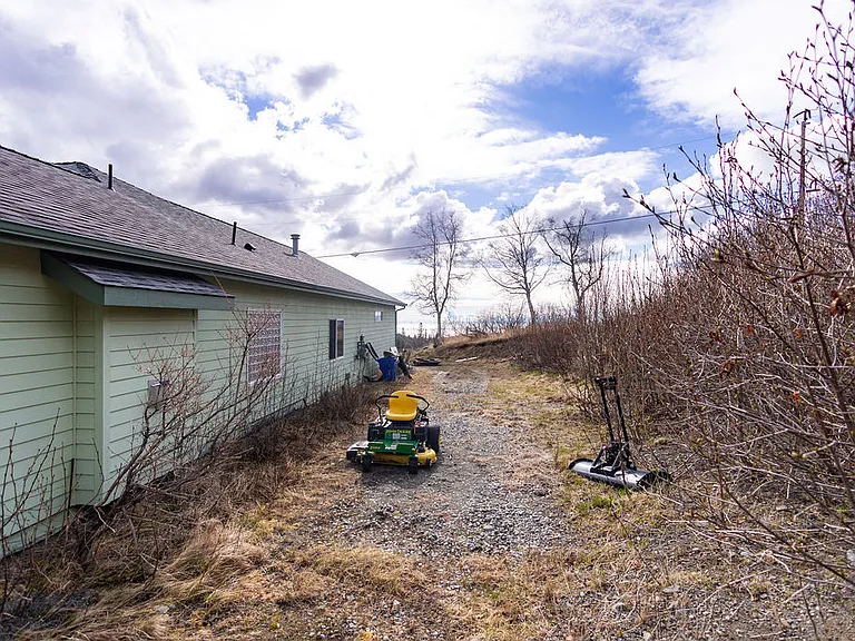 13431 Canyon Rd — Photo 42