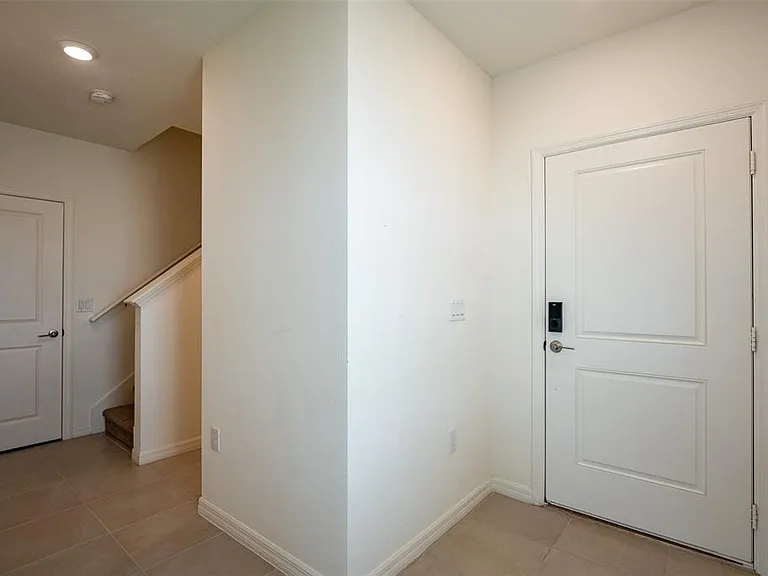 757 Stoney Point Cir — Photo 16