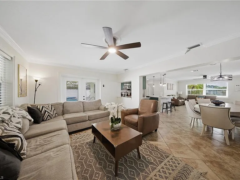 2473 Poinciana St — Photo 36