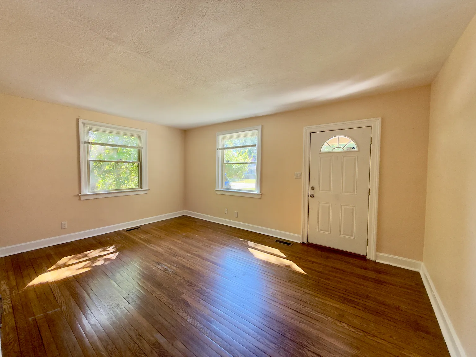 2 bed, 1050 sqft, $1,050 — Photo 4