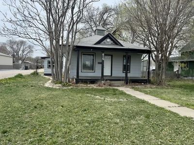 815 Burlington St, Holdrege, NE, 68949