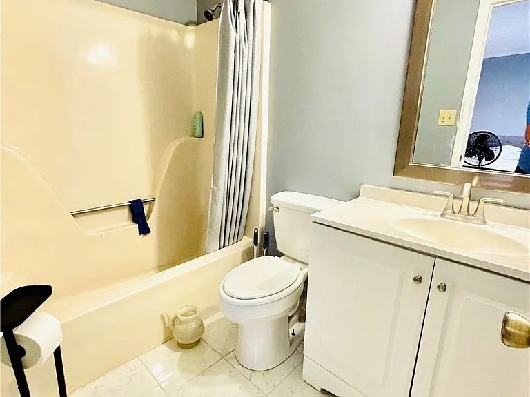 108 Barrington Dr #1 — Photo 11