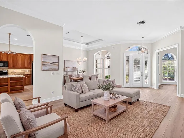 2229 Goshawk Ct — Photo 4