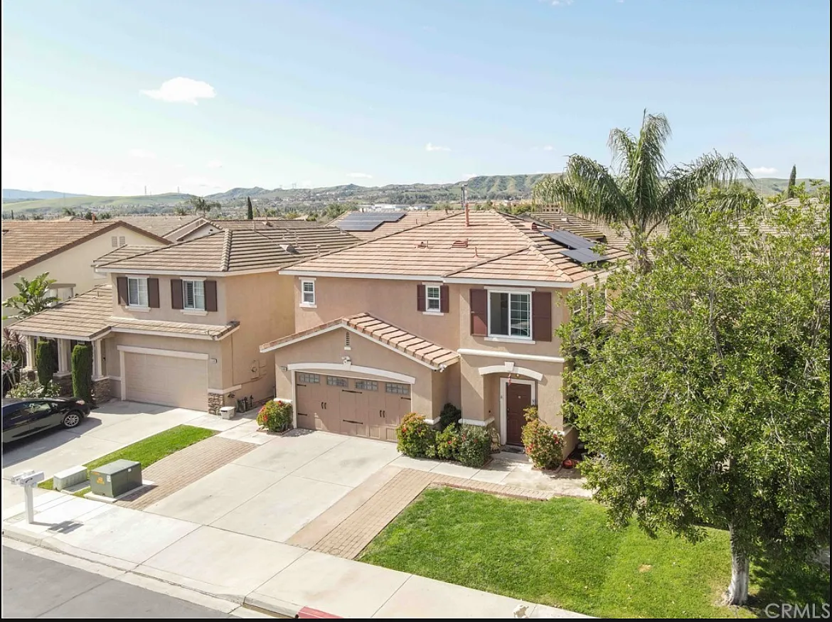 3 bed, 2.5 bath, 1625 sqft, $4,250 — Photo 2