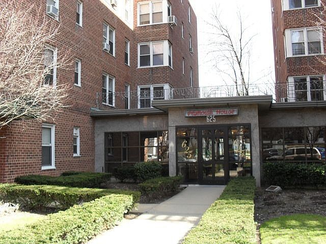 1st image of 625 Gramatan Ave APT 5H