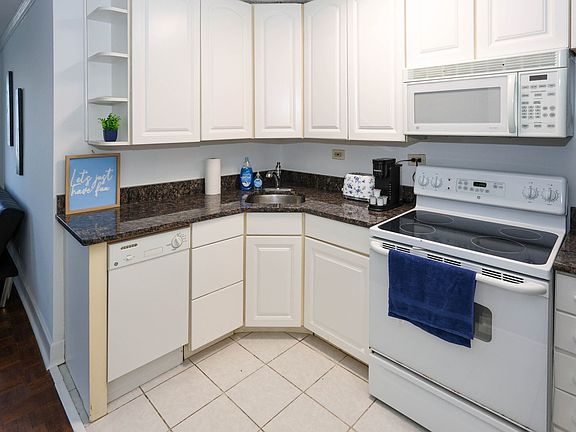 2nd image of 300 Peachtree St NE APT 23C