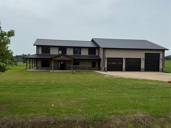 21561 80th St, Martelle, IA 52305