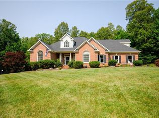 1912 Ridge Oaks Ct, Oak Ridge, NC 27310