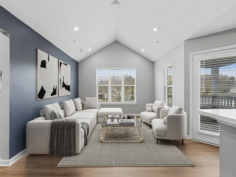 The Pointe @ Apex Apartments — Photo 15
