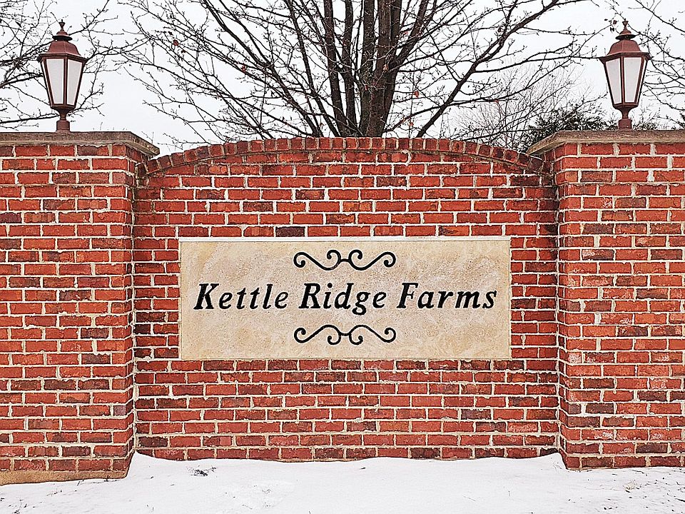 2nd image of S54W30373 Kettle Ridge Ct