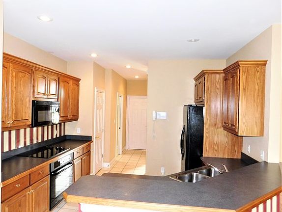 3rd image of 4432 Oakhurst Bnd